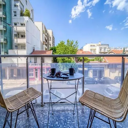Апартаменти For 4 People Гренобль