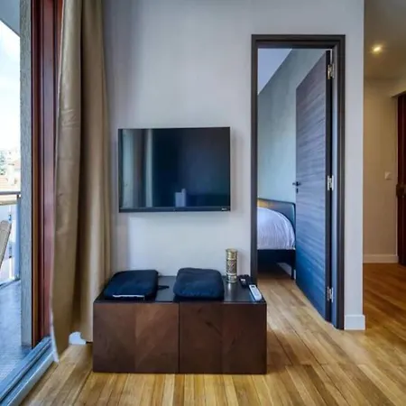 Апартаменти For 4 People Гренобль